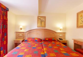 Apartamentos Park Plaza allows 18 year olds to book a room