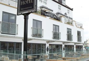 The Angel Hotel Wetherspoon allows 18 year olds to book a room