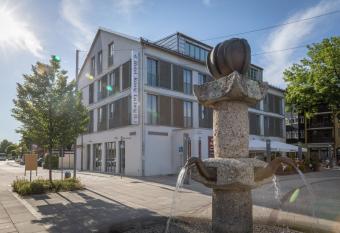 Hotel K  nig Ludwig II allows 18 year olds to book a room