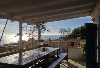 Azzurrosalento has Balcony rooms