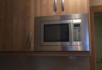 Hotel Santa Cruz has rooms with a private hot tub