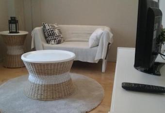 Residences De Chartres allows 18 year olds to book a room