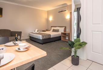 Pacific Coast Motel has Balcony rooms