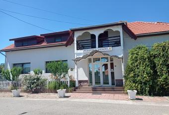 Pensiunea Daiadela has Balcony rooms