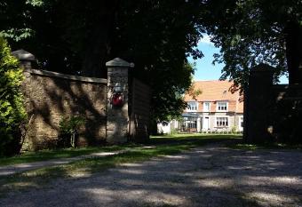 Les Hauts de la Cluse allows 18 year olds to book a room