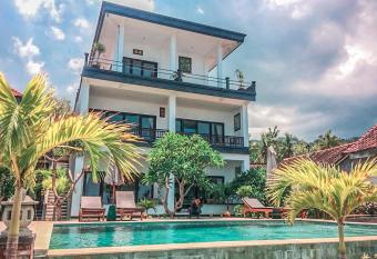 Alam Bali Beach Resort has Balcony rooms
