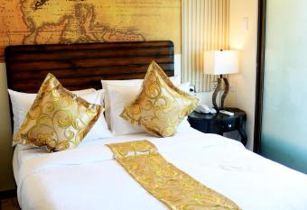 Palm Grass Hotel allows 18 year olds to book a room