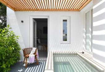 Thiro Santorini allows 18 year olds to book a room