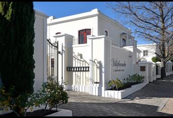 10 Villefranche allows 18 year olds to book a room