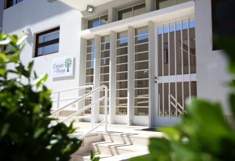 Esta    o do Parque allows 18 year olds to book a room