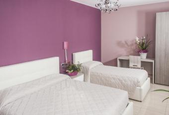 La Tarantola allows 18 year olds to book a room