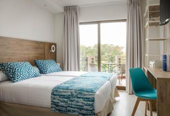 Hotel Boutique Calas de Alicante has Balcony rooms