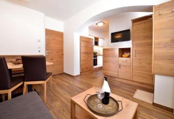 Aparthotel Garni Monte has Balcony rooms