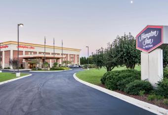 Hampton Inn South Hill has Balcony rooms