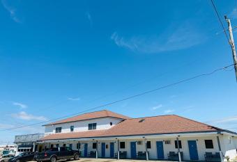 Sand Dollar Motel has Balcony rooms