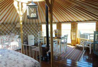 Glamping Abruzzo - The Yurt allows 18 year olds to book a room