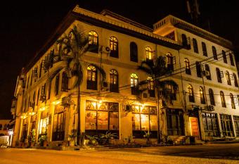 Abuso Inn allows 18 year olds to book a room