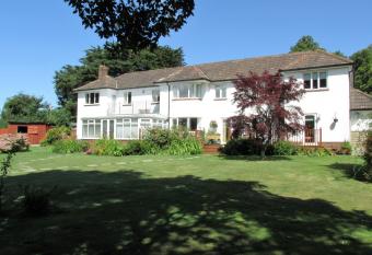 Cherry Orchard House has Balcony rooms
