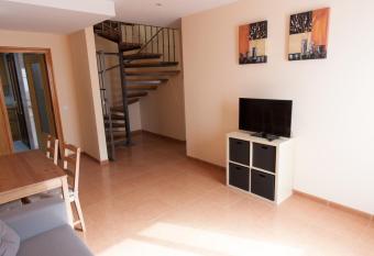 Apartamentos R  o Guadalaviar allows 18 year olds to book a room