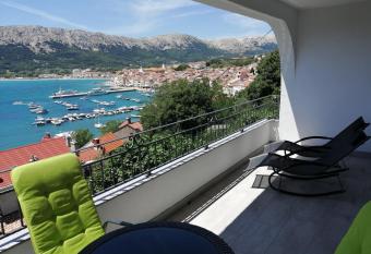 Apartments Andrea has Balcony rooms