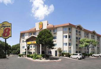 Super 8 by Wyndham Austin North/University Area allows 18 year olds to book a room