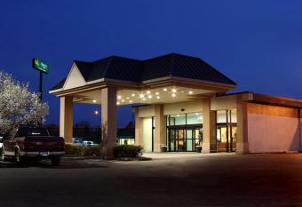 Quality Inn & Conference Center has Smoking rooms