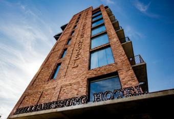 Arlo Williamsburg has Balcony rooms