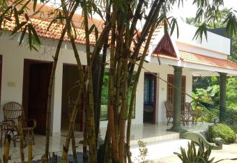 Green Garden Ayurvedic Resort & Green House has Balcony rooms