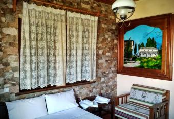 Christofer s Rooms has Balcony rooms