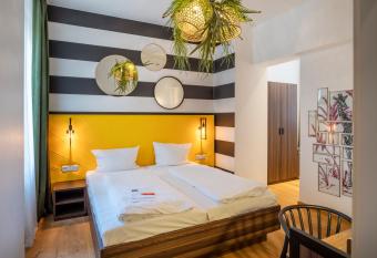 acor Boutique Hotel allows 18 year olds to book a room