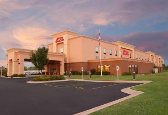 Hampton Inn & Suites Moline-Quad City Int'l Aprt allows 18 year olds to book a room