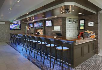 Hampton Inn Holland has Balcony rooms