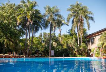 Hotel Saint George has rooms with a private hot tub
