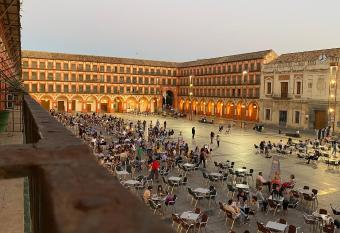 Hostel Plaza Mayor Corredera has Balcony rooms