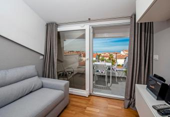 Apartment Lili has Balcony rooms