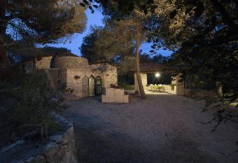 Trullo in the Wood has Balcony rooms