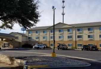 Best Western Harker Heights allows 18 year olds to book a room