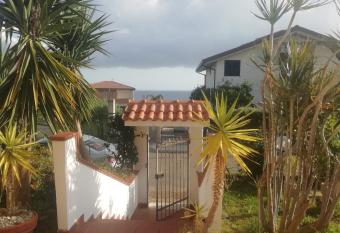 Villa Sabbia has Balcony rooms