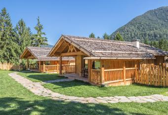 Ledro Mountain Chalet has Balcony rooms