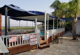 The Lake House has Balcony rooms