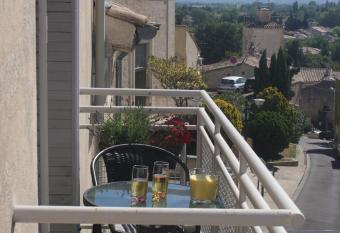 maly appart avec balcon et 1 studio en rez-de-chauss  e has Balcony rooms