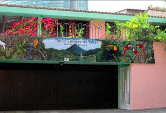 Hostal Cumbres del Volc  n Escal  n allows 18 year olds to book a room