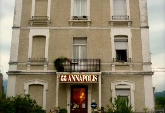 Annapolis allows 18 year olds to book a room