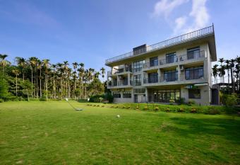 Notting Hill B&B has Balcony rooms