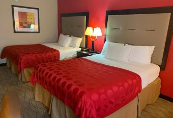 Ramada by Wyndham Gainesville has Balcony rooms