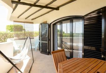 Flor de Sal Apartment has Balcony rooms