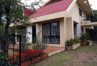 Garden Villa has Balcony rooms