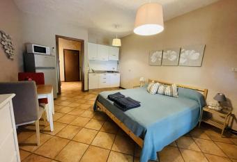 Borgo del Nibbio allows 18 year olds to book a room