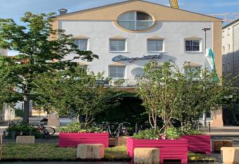 Hotel Capitol Zentrum - 24h - allows 18 year olds to book a room