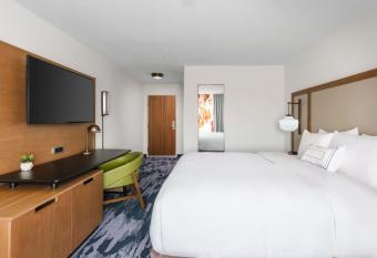 Fairfield Inn by Marriott Joliet South allows 18 year olds to book a room